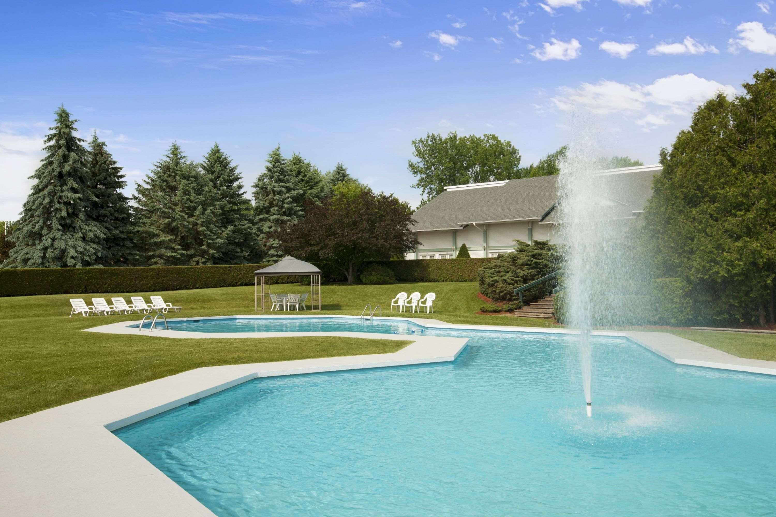 Days Inn By Wyndham Shelburne/Burlington 外观 照片