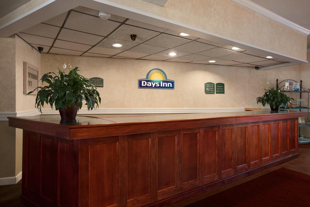 Days Inn By Wyndham Shelburne/Burlington 外观 照片