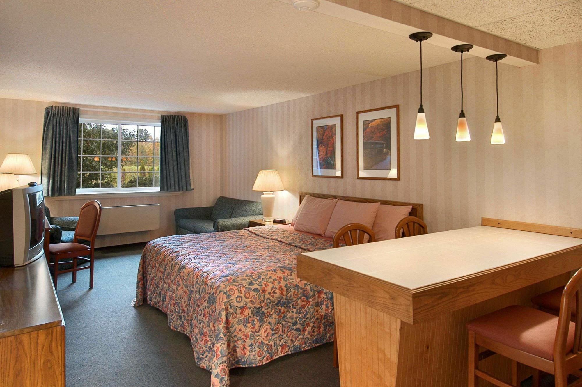 Days Inn By Wyndham Shelburne/Burlington 外观 照片