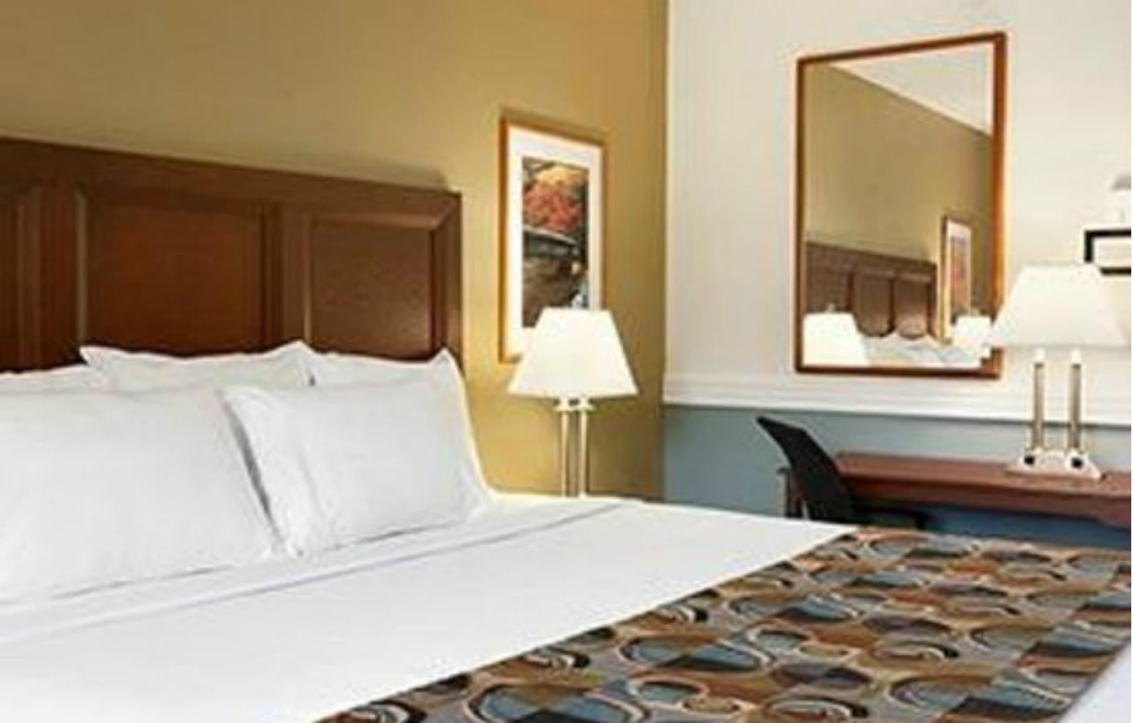Days Inn By Wyndham Shelburne/Burlington 外观 照片